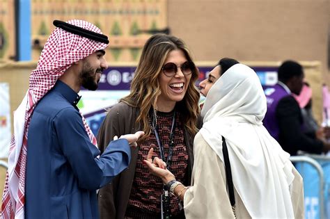 travel in saudi arabia for women